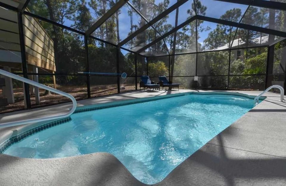 St George Island Bay Front Pool House in Saint George Island