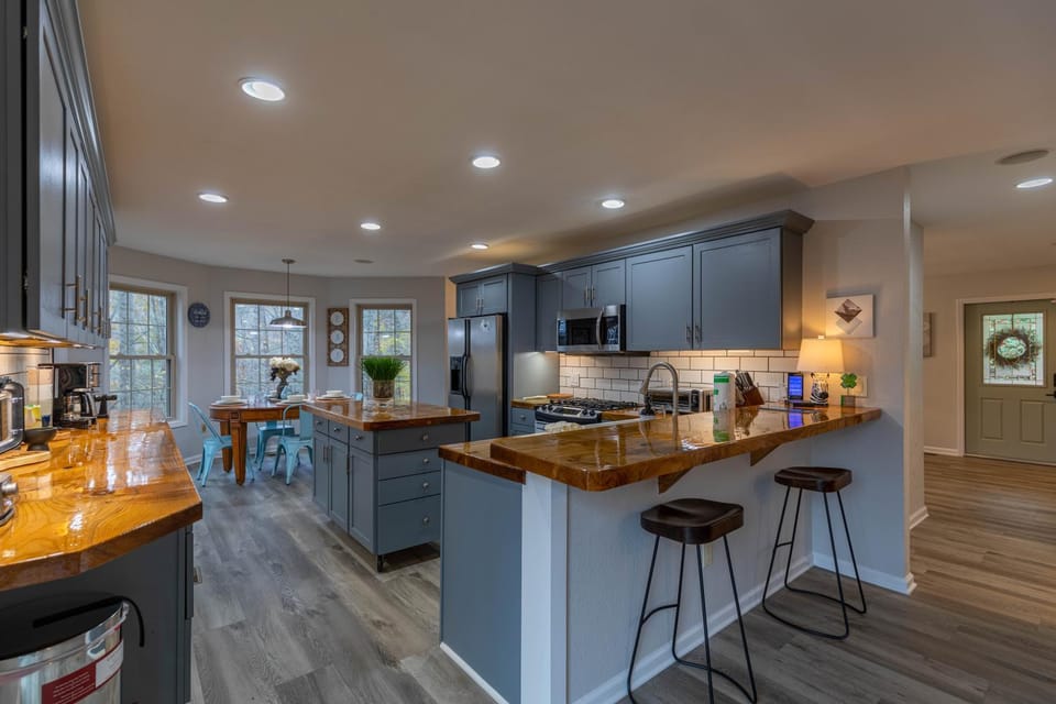 Peaceful Wood Haven at Mill Ridge House in Watauga
