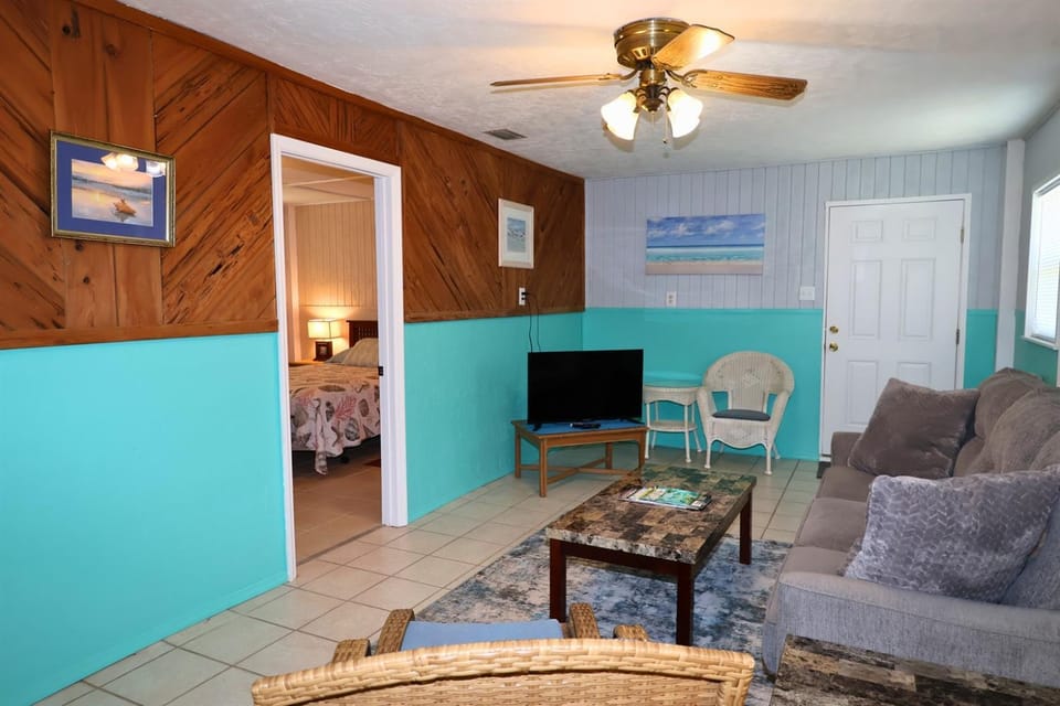 Budget Friendly Apartment with Ample Boat Parking! Apartment in Cedar Key