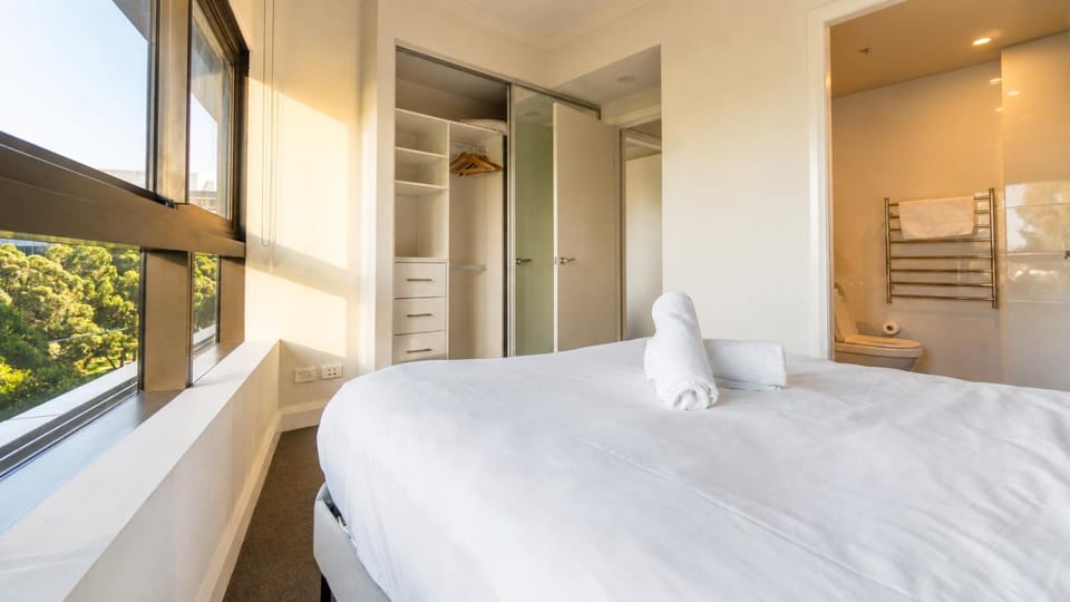 Central 2BR Olympic Park Apt with Parking Apartment in Sydney