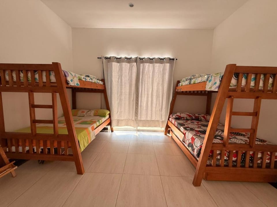 Bedroom, bunk bed