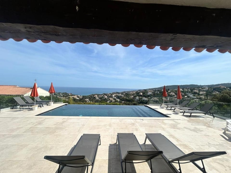 Villa 10 pers-Issambres Sea View & Heated Pool Villa in Roquebrune-sur-Argens