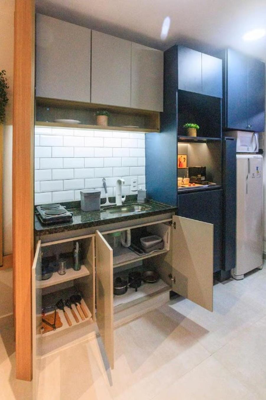 Kitchen or kitchenette
