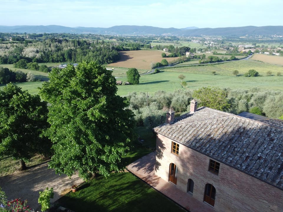 Agriturismo panoramico a Siena Al Chiaro di Luna Apartment in Tuscany
