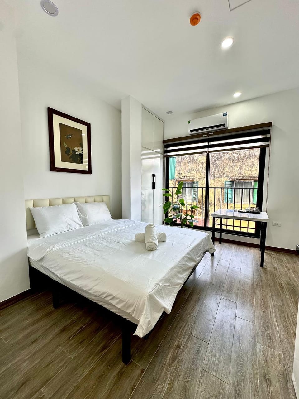 Bed, View (from property/room), Balcony/Terrace, Photo of the whole room, towels