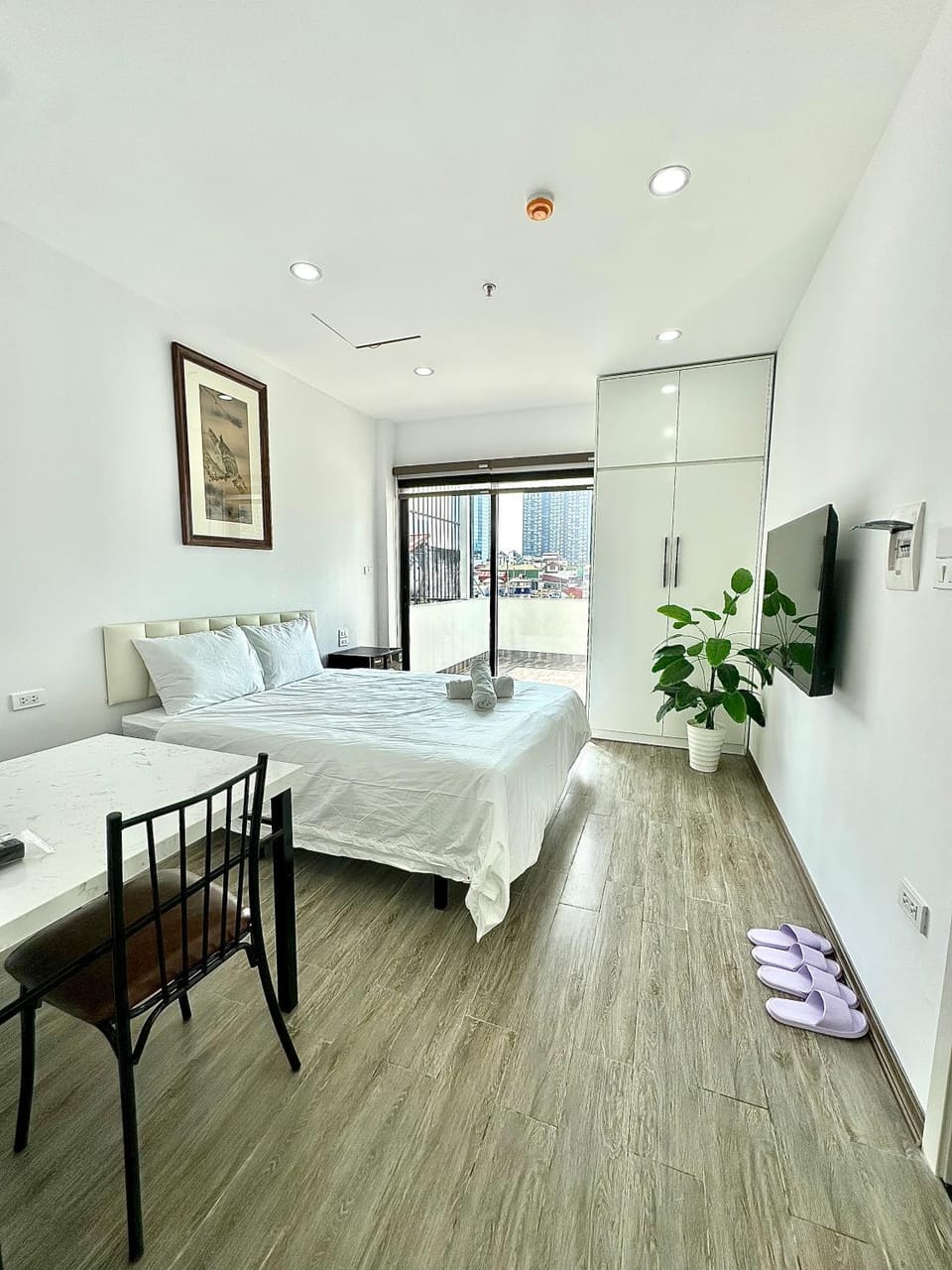Bed, TV and multimedia, Photo of the whole room, Seating area, Bedroom, towels