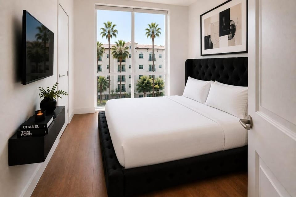 Modern Universal Studios Hideaway Home Fresh White Linens Apartment in San Fernando Valley