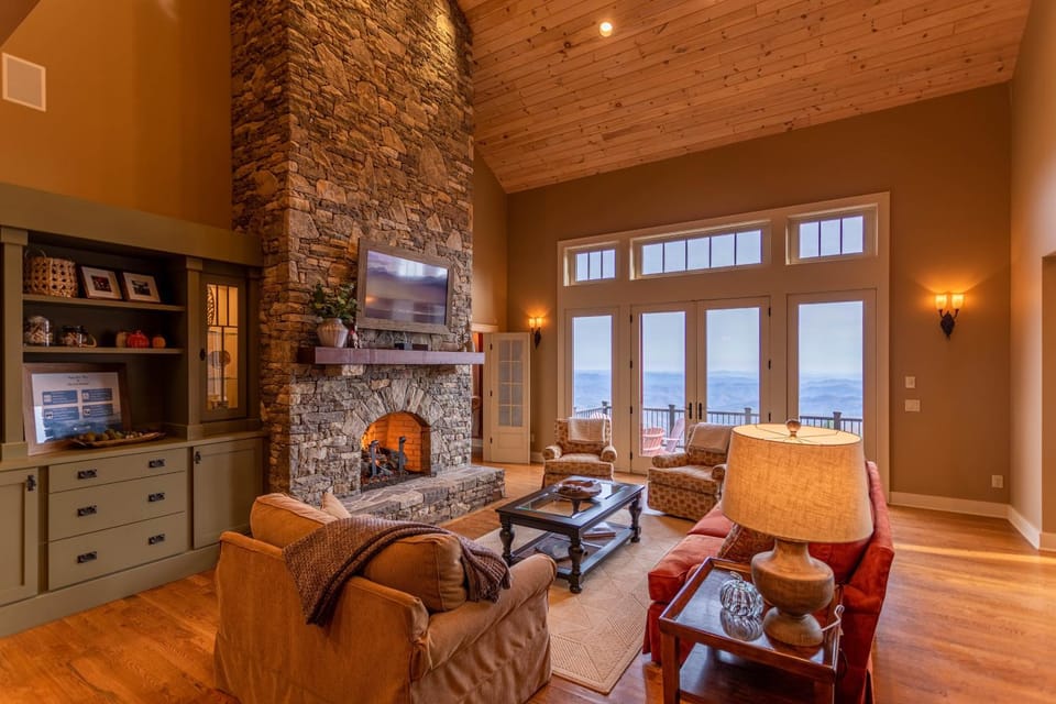 Skytop Retreat House in Caldwell