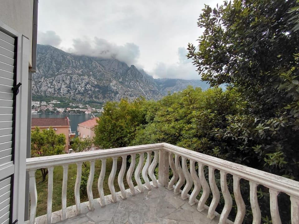 View (from property/room), Balcony/Terrace, Mountain view, Sea view