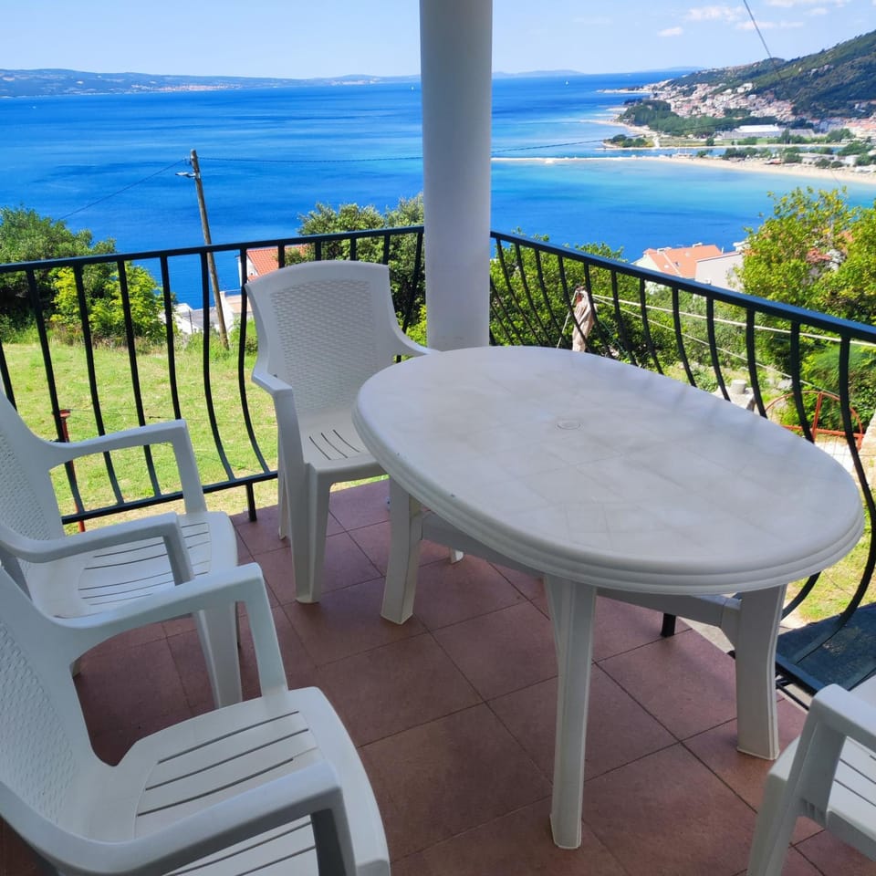 Apartman sa 2 balkona i pogledom na more Bed and Breakfast in Split-Dalmatia County