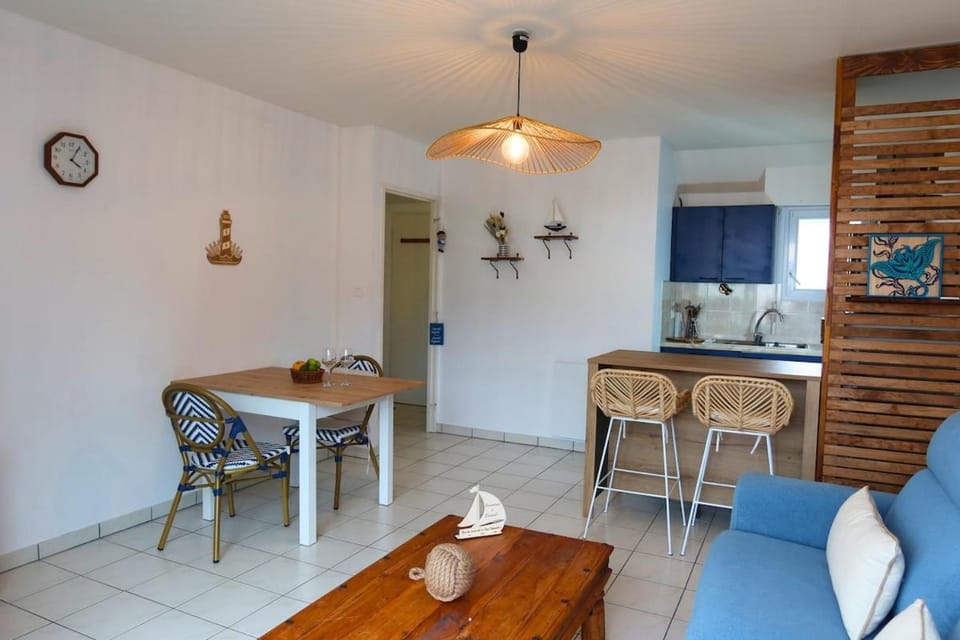 Apartment for 2 people on Lesconil Harbor Apartment in Plobannalec-Lesconil