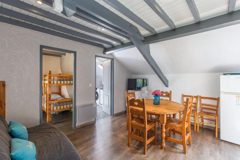 Communal lounge/ TV room, Bed, TV and multimedia, Living room, Dining area, Bedroom