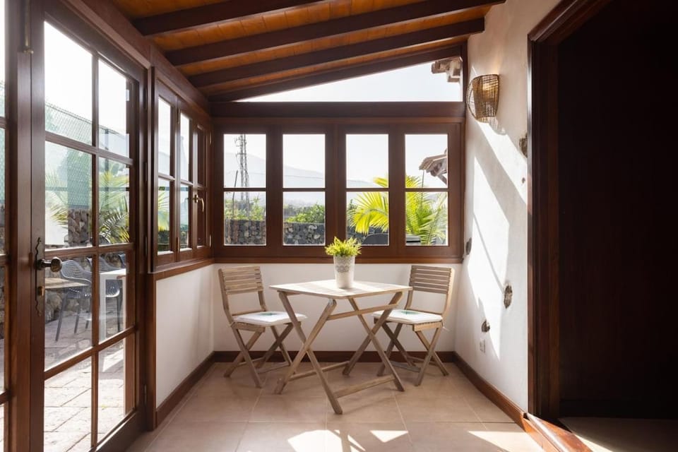 Cruz de los Martillos - private heatable pool, barbecue House in Orotava Valley