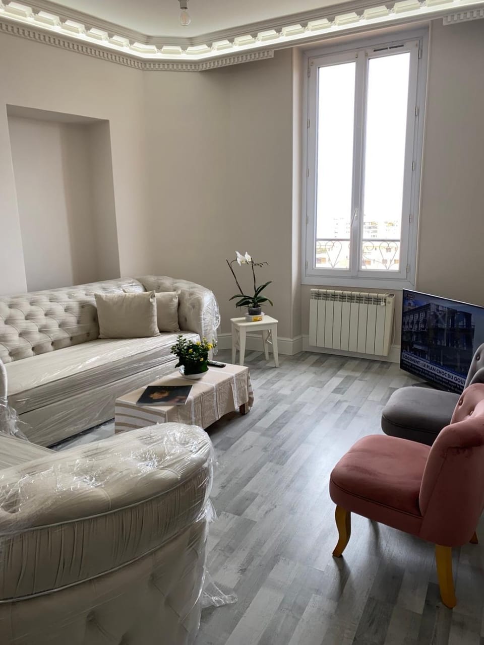 The Orchid Apartment in Avenue du Carnier