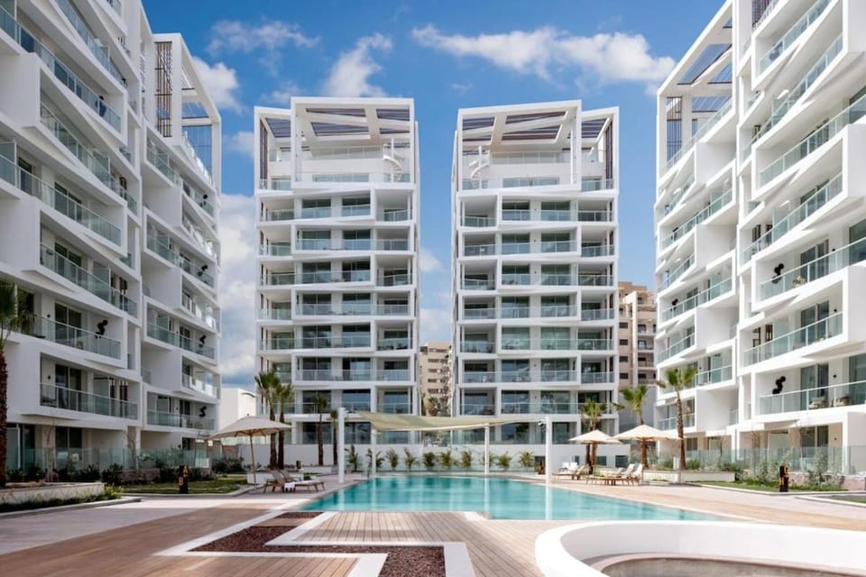 Property building, Pool view, Swimming pool