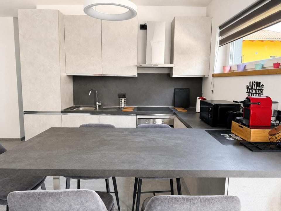 Kitchen or kitchenette, kitchen