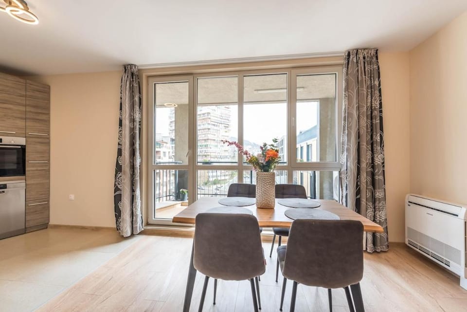 Living room, Dining area, heating