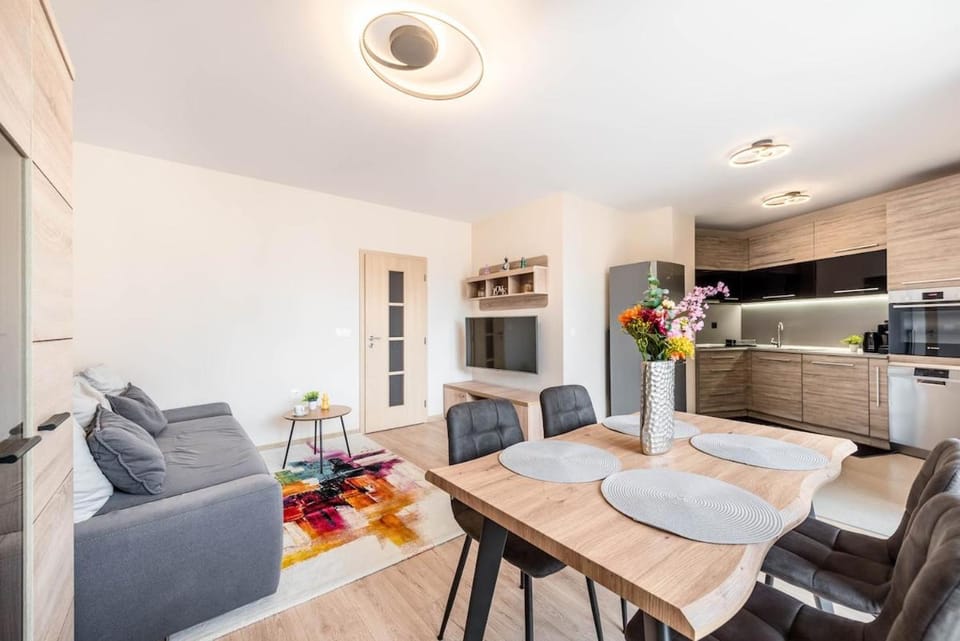 Communal lounge/ TV room, Kitchen or kitchenette, Living room, storage, kitchen