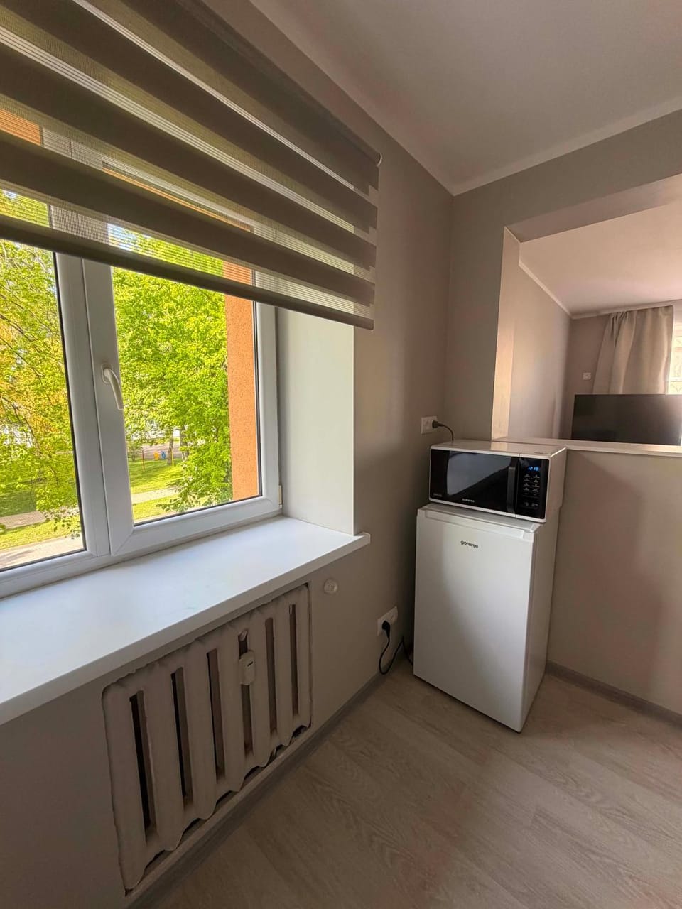 microwave, kitchen