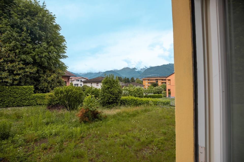 Property building, Day, Natural landscape, Garden view, Mountain view