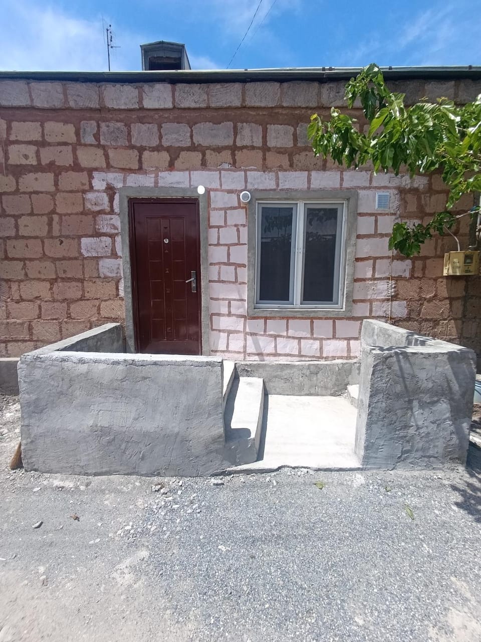 Property building, Day