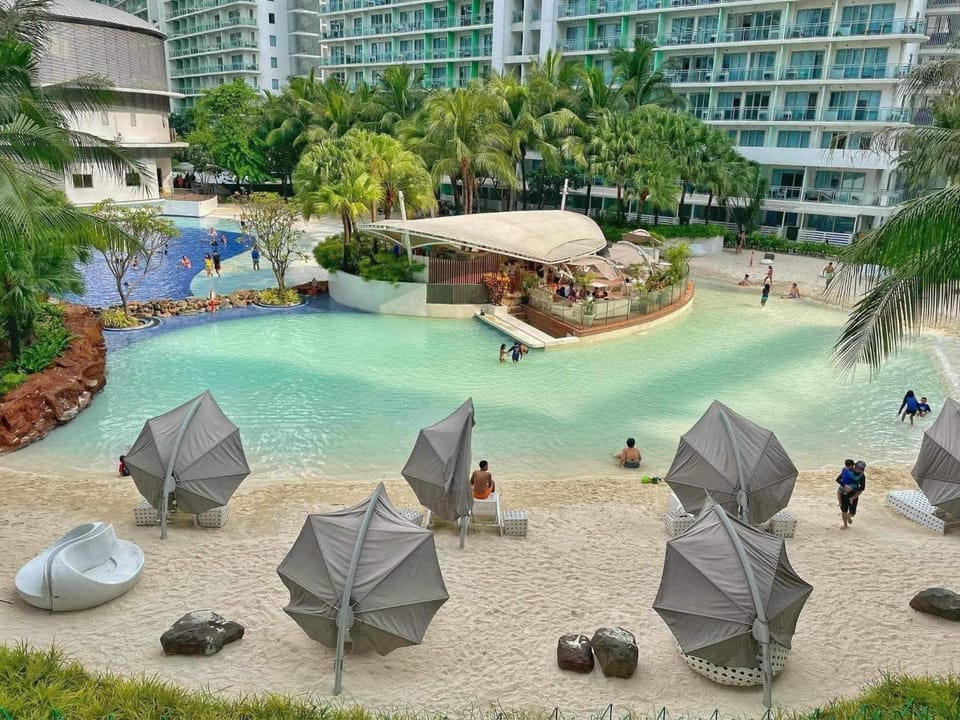 SM Bicutan Staycation by Urban Suite Apartment in Las Pinas