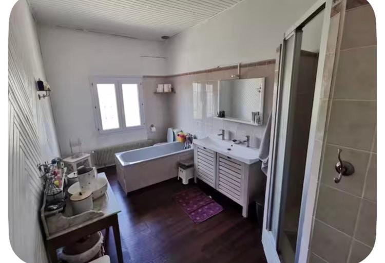 Bathroom, Bath