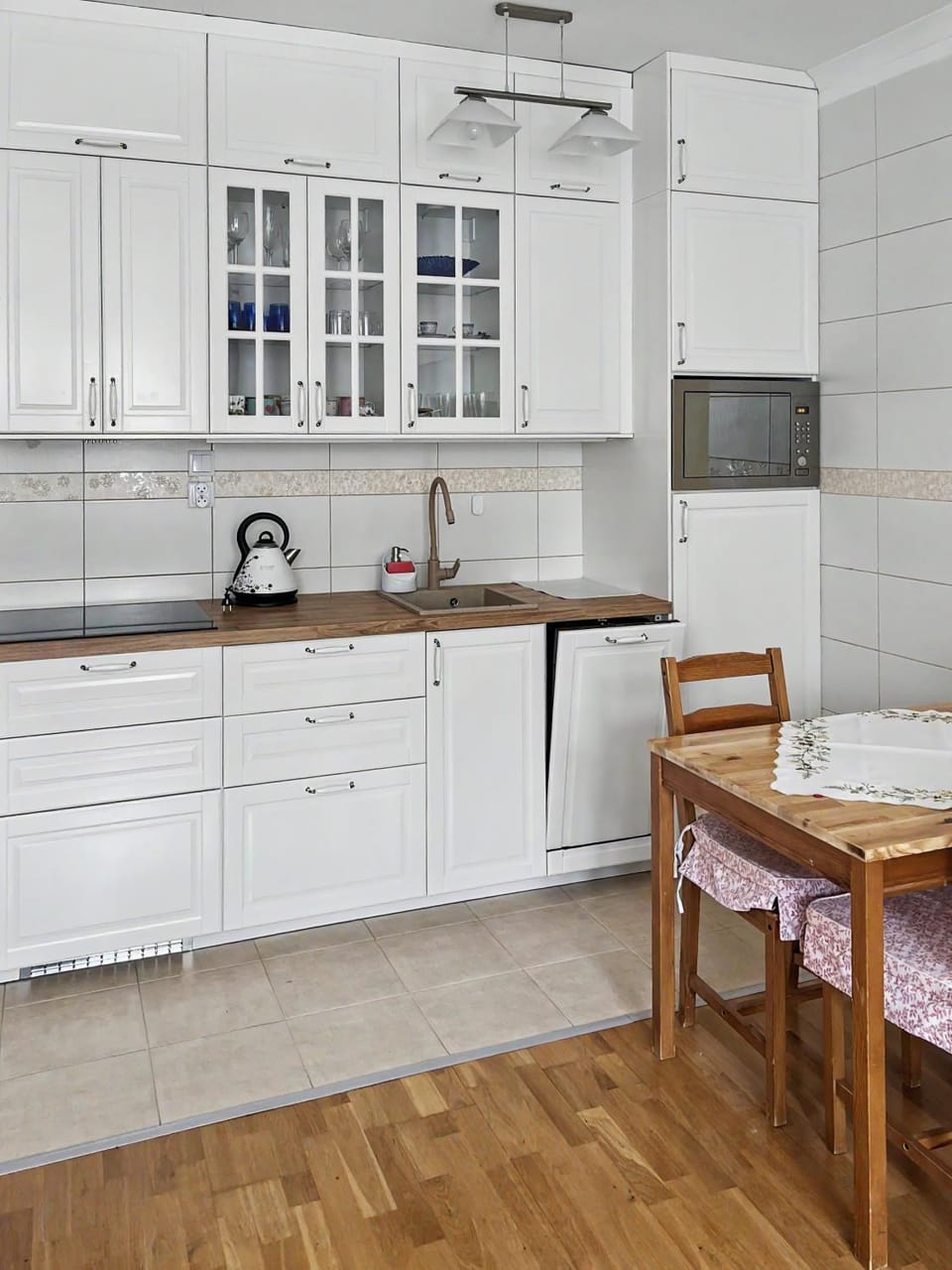 Kitchen or kitchenette, Dining area, dishwasher