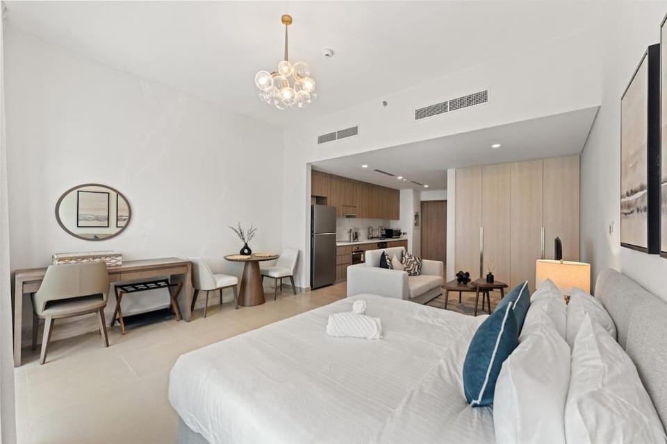 Luxe Yas Studio with Pool & Gym Apartment in Abu Dhabi