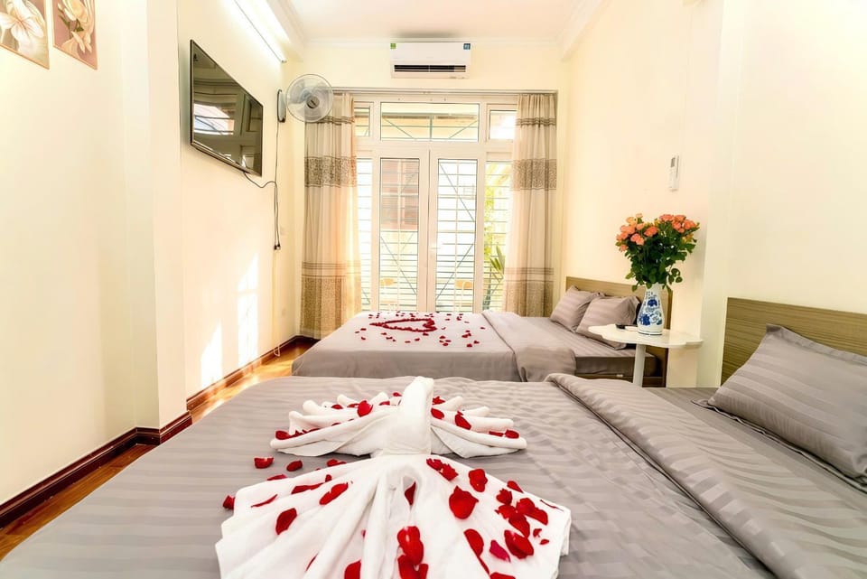 Bed, Bedroom, Family