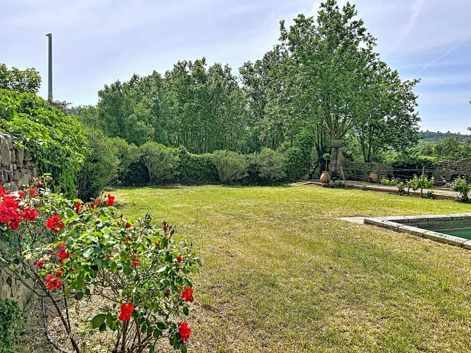 Château du Prieuré De Mourgues Bed and Breakfast in Occitanie