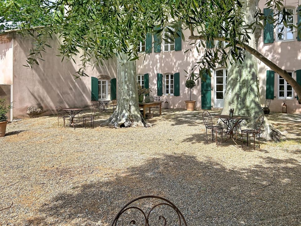 Château du Prieuré De Mourgues Bed and Breakfast in Occitanie