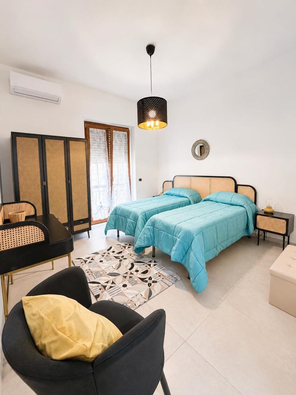 Bed, Photo of the whole room, Bedroom
