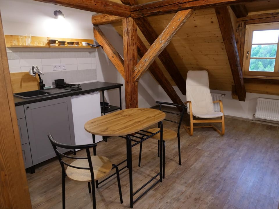 Dining area, kitchen