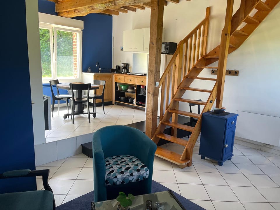 Living room, Dining area