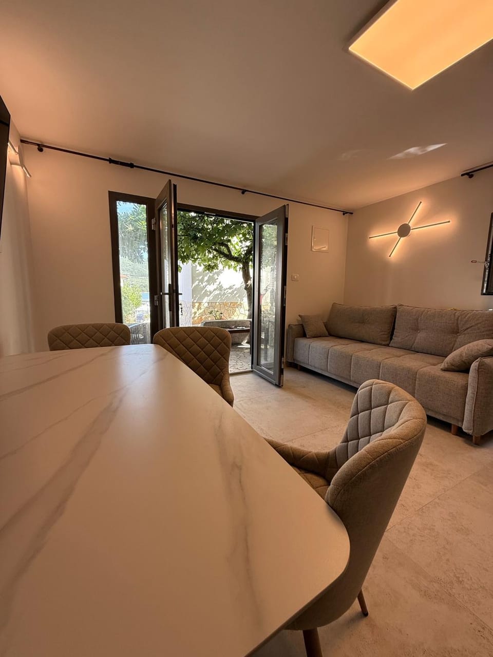 Waterfront Stone House on The Lungomare Promenade 6 Cres Apartment in Cres