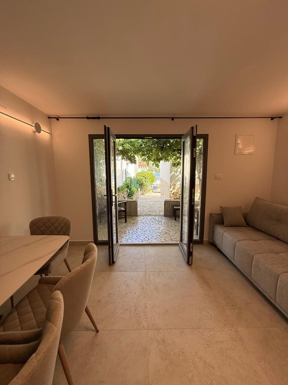 Waterfront Stone House on The Lungomare Promenade 6 Cres Apartment in Cres