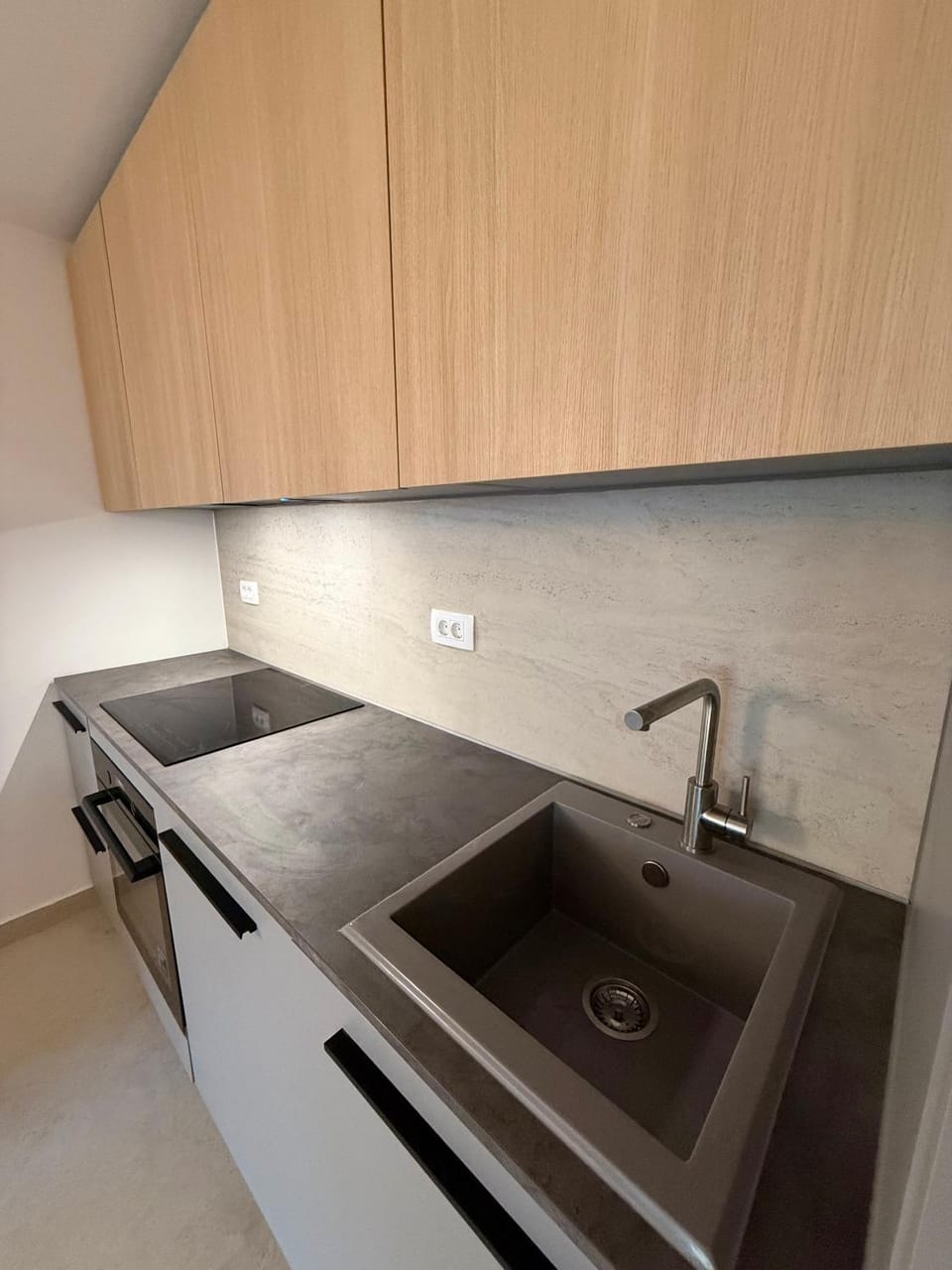 Waterfront Stone House on The Lungomare Promenade 6 Cres Apartment in Cres