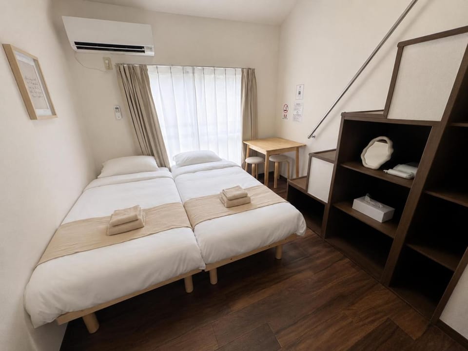Bed, Photo of the whole room, Bedroom, towels, air conditioner