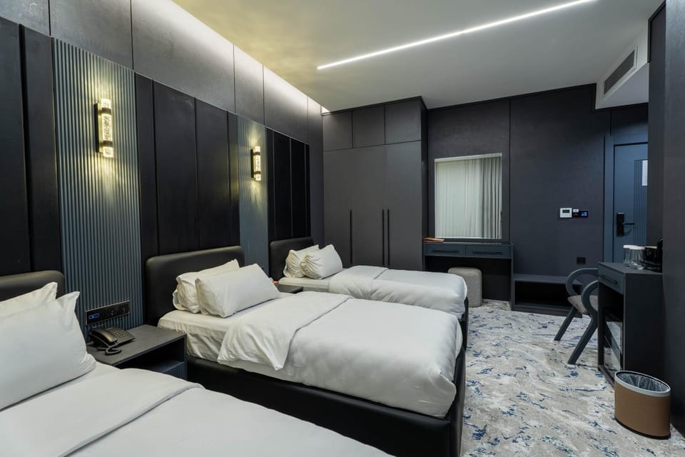Bed, Photo of the whole room, Seating area, Bedroom, wardrobe
