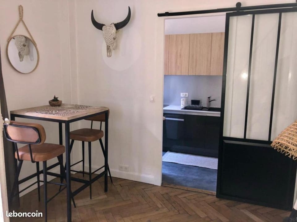 Le shakespeare 18 studio Mezzanine Apartment in Nice