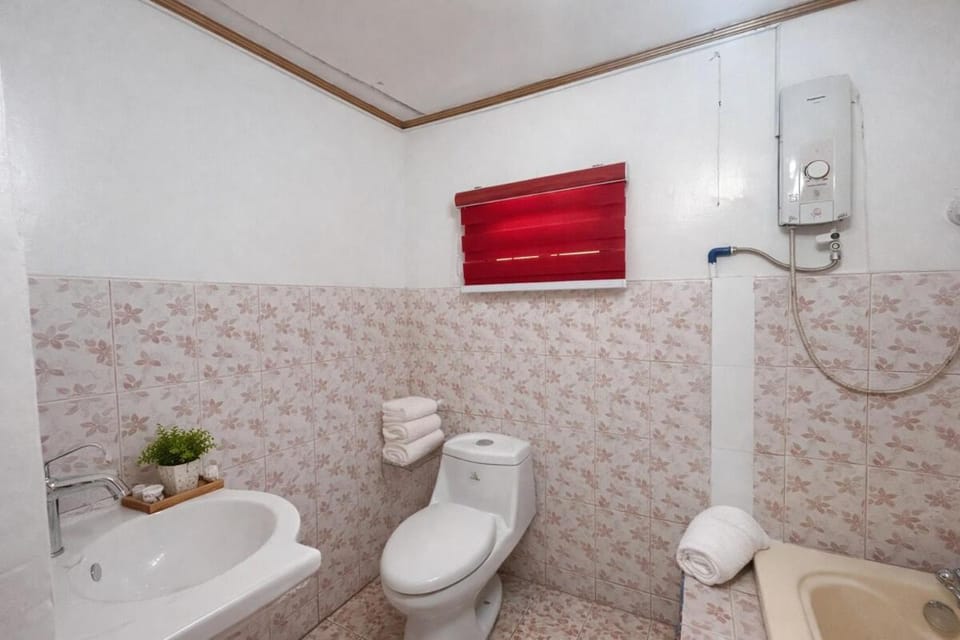 Belle's Peak Staycation-Private Overlooking Villa for 15 Guests in Batangas Villa in Batangas
