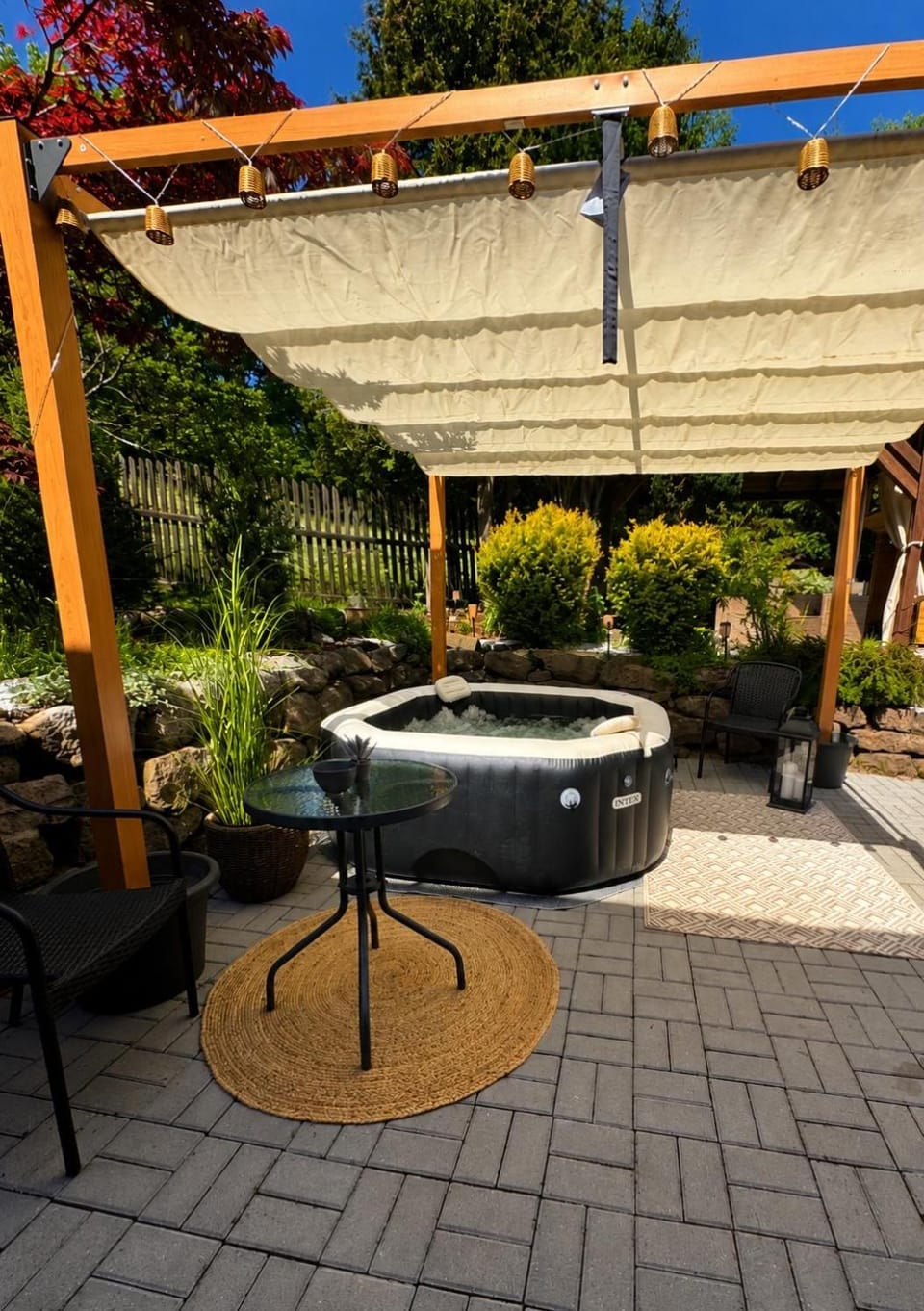 Hot Tub, Garden view