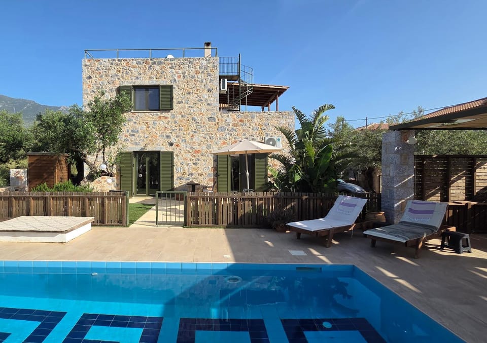 Balcony/Terrace, Swimming pool