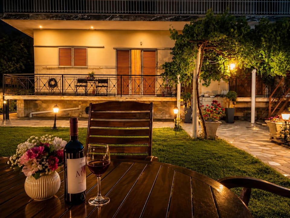 Property building, Patio, Night, BBQ facilities, Garden, Balcony/Terrace, Evening entertainment, Garden view, Drinks, Inner courtyard view