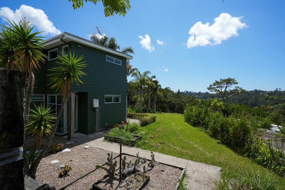 Property building, Day, Natural landscape, Garden, Garden view