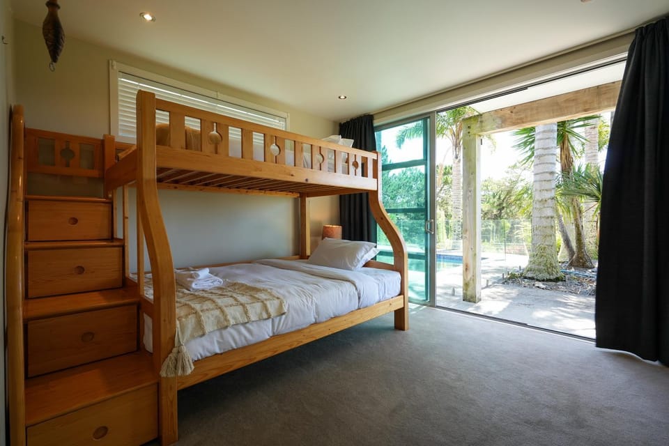 Bed, Photo of the whole room, Bedroom, bunk bed