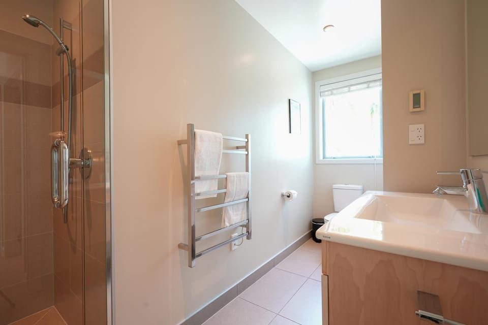 Shower, Bathroom, towels
