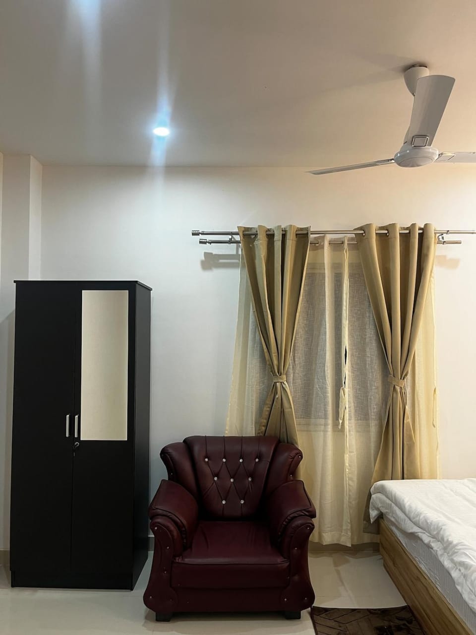 Swagat Guest House Walking distance from New LGBI Airport Terminal -2 Bed and Breakfast in India