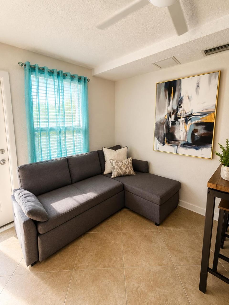 Living room, Seating area